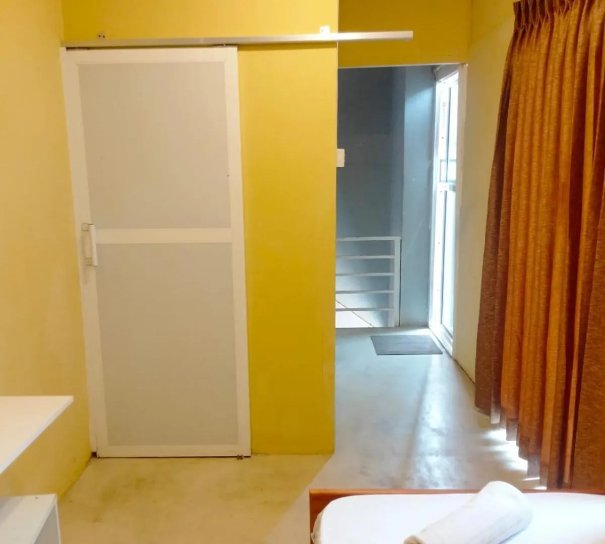 Hotel a capsule Hotel Poseidon' S Bounty Rest Negombo Sri Lanka